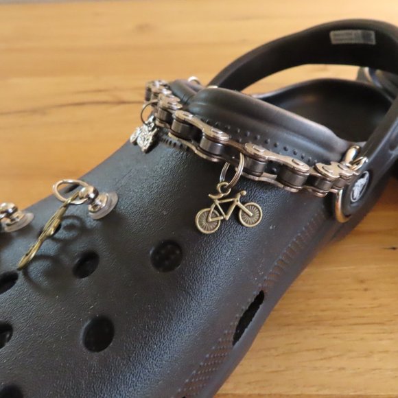 Set of Crocs Shoe Charms Gray Biker Chain Bicycle Chain Pendants Cyclist Jibbitz - Picture 4 of 8